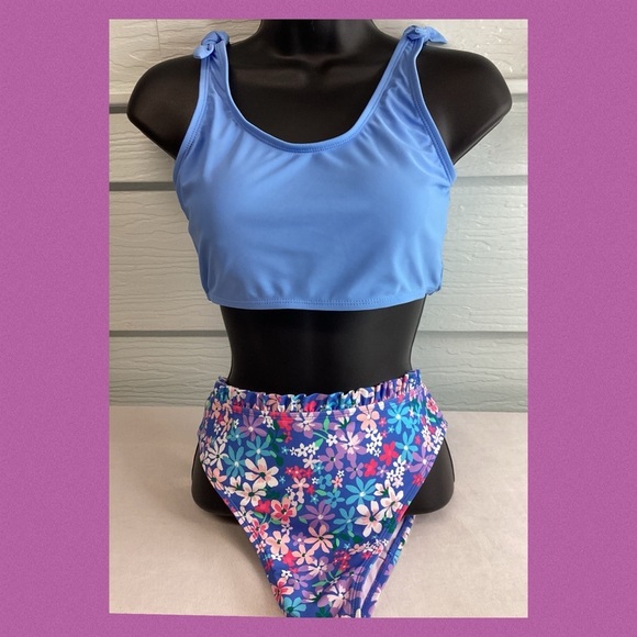 Blue two piece with flower bottom swimsuit. - Picture 7 of 7
